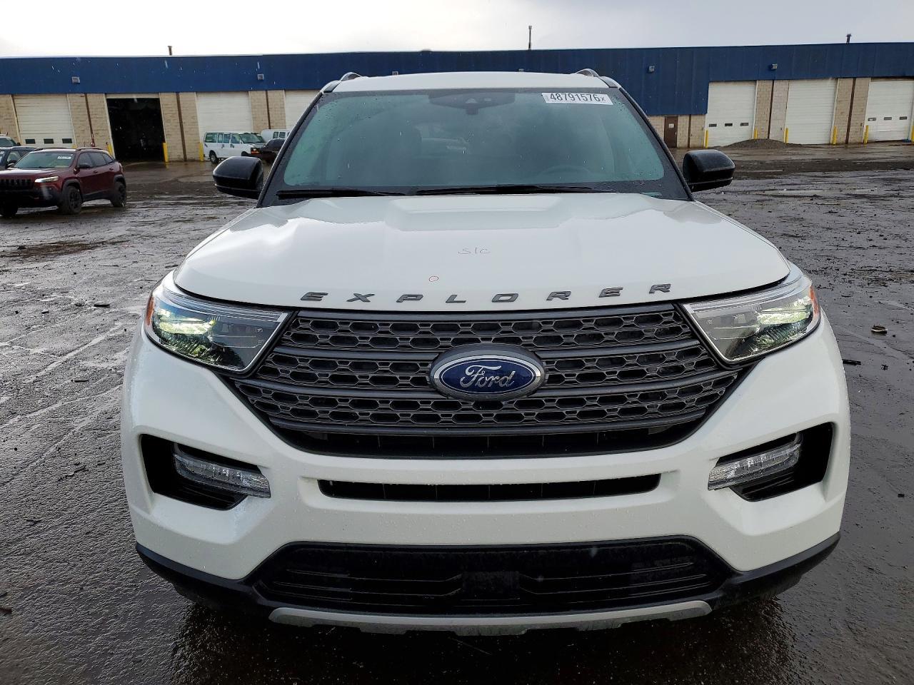 2023 Ford Explorer Xlt - Фото 5