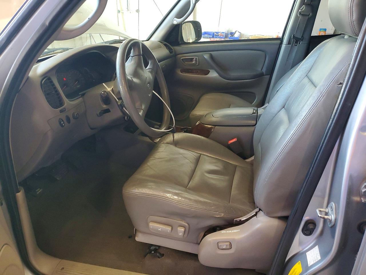 2002 Toyota Sequoia Sr5 - Image 7