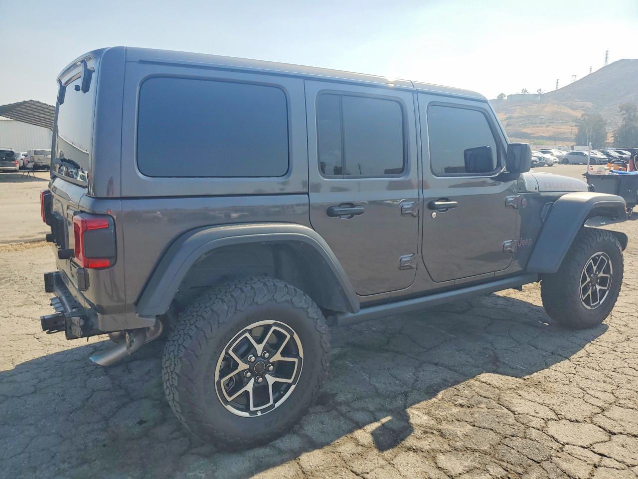 2025 Jeep Wrangler Rubicon - Image 3