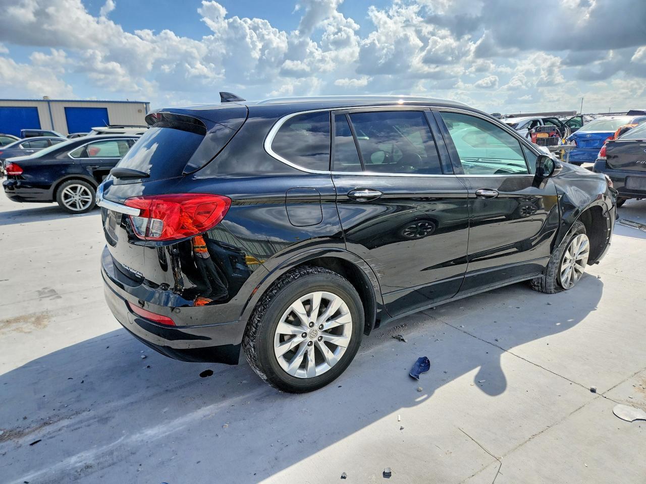 2017 Buick Envision Essence - Фото 3
