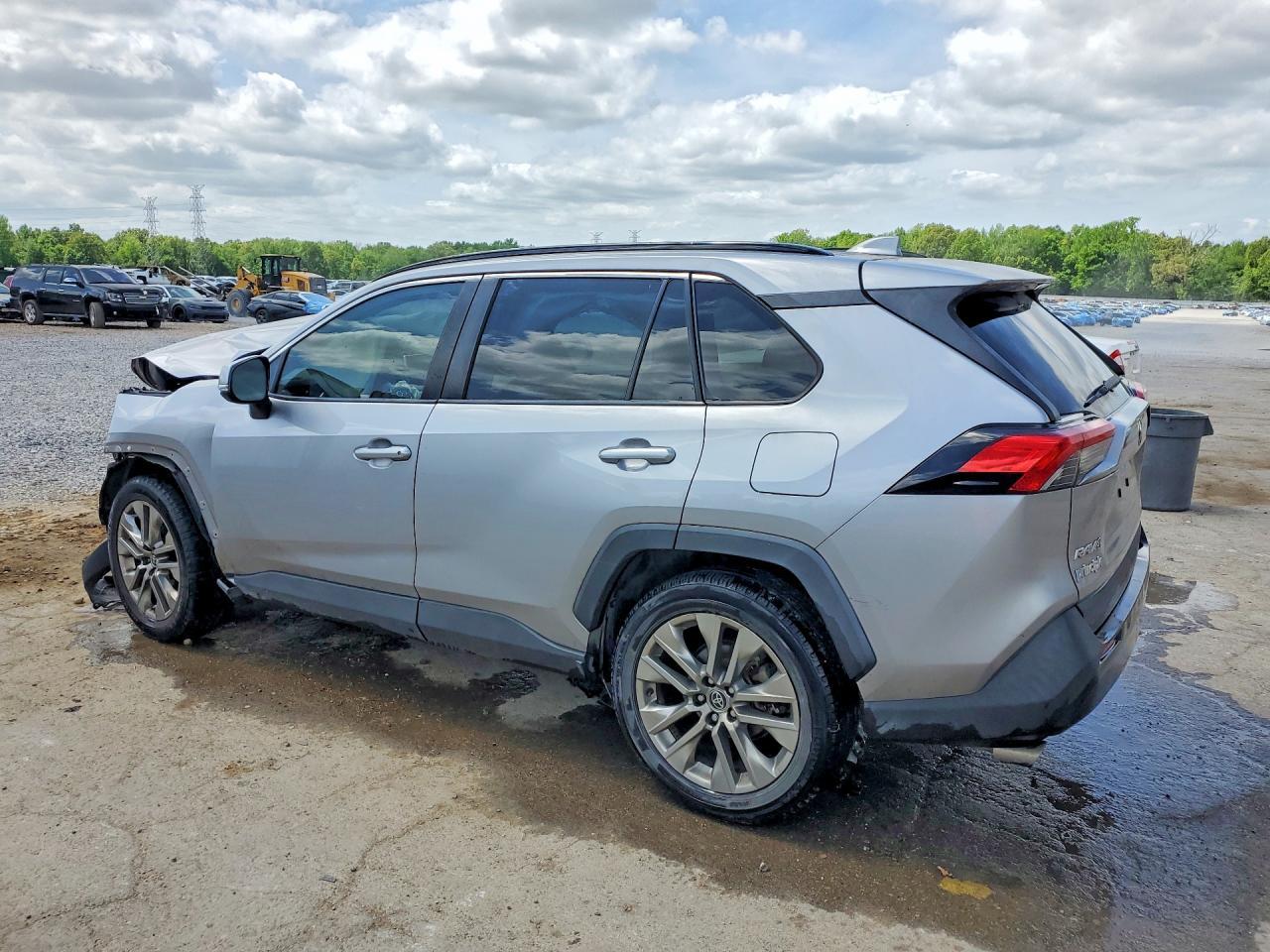 2020 Toyota Rav4 Xle Premium - Image 2