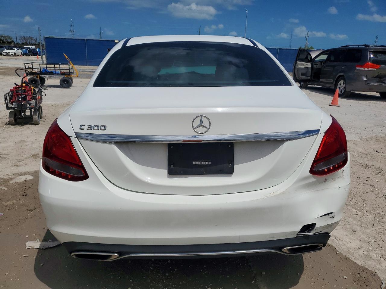 2016 Mercedes-Benz C 300 - Фото 6