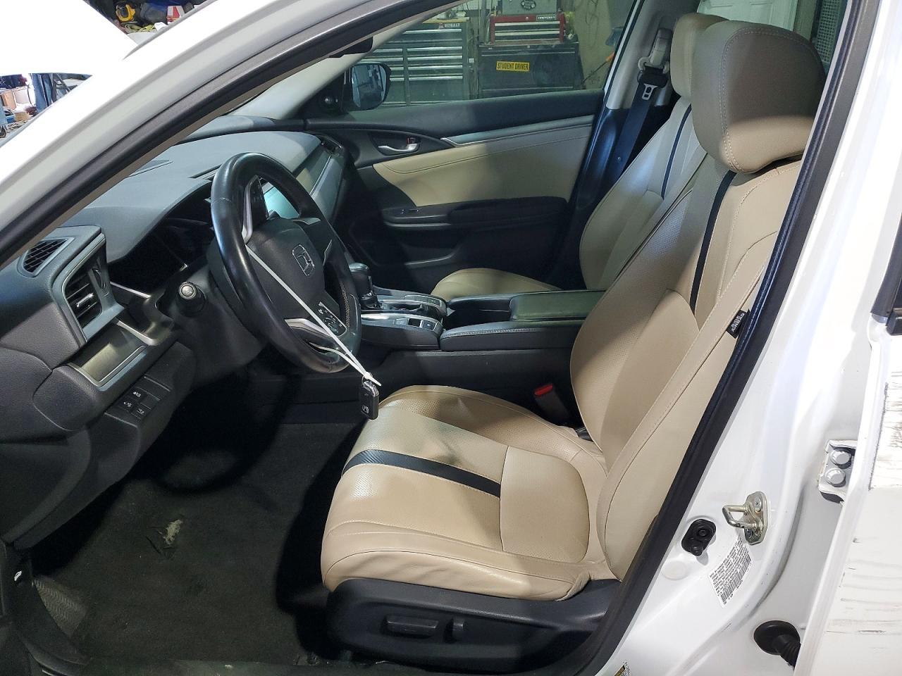 2017 Honda Civic Touring - Image 7