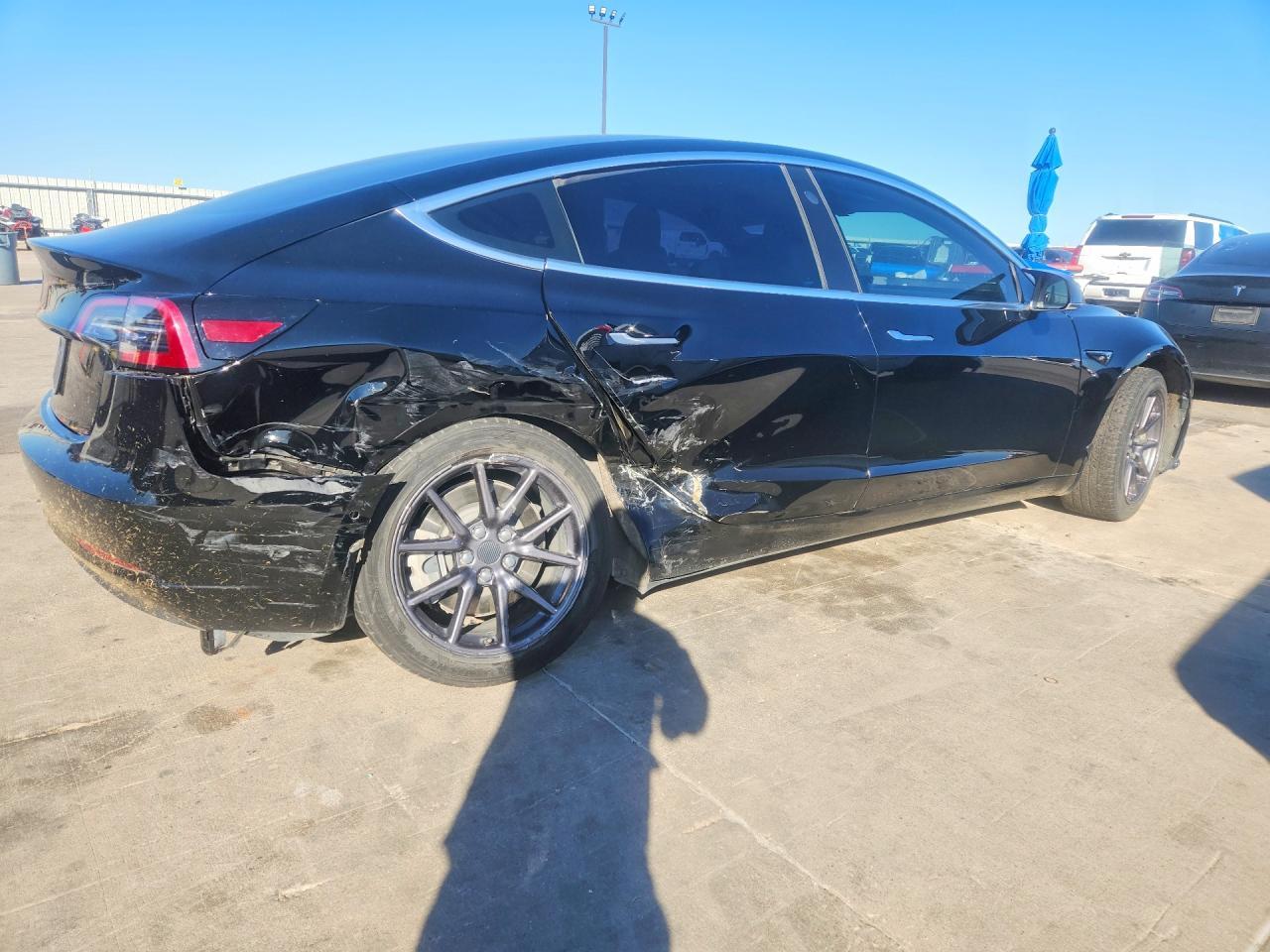 2019 Tesla Model 3 - Image 3