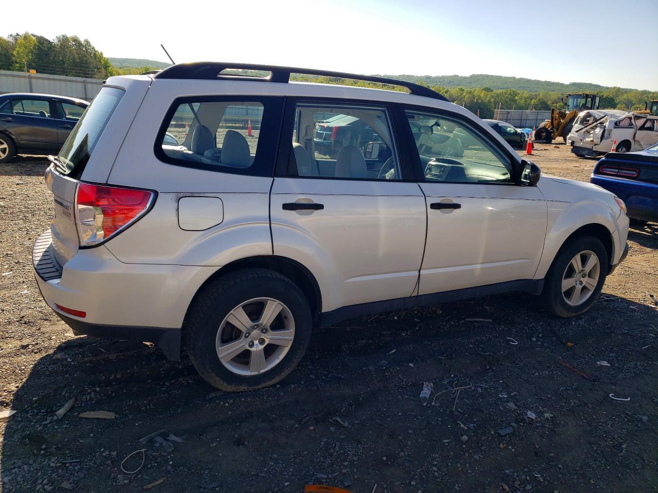 2013 Subaru Forester 2.5X - Фото 3