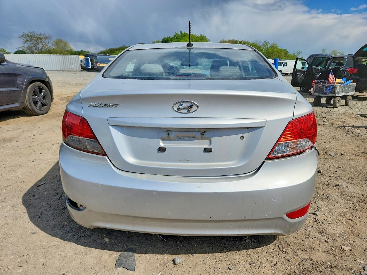 2013 Hyundai Accent Gls - Фото 6