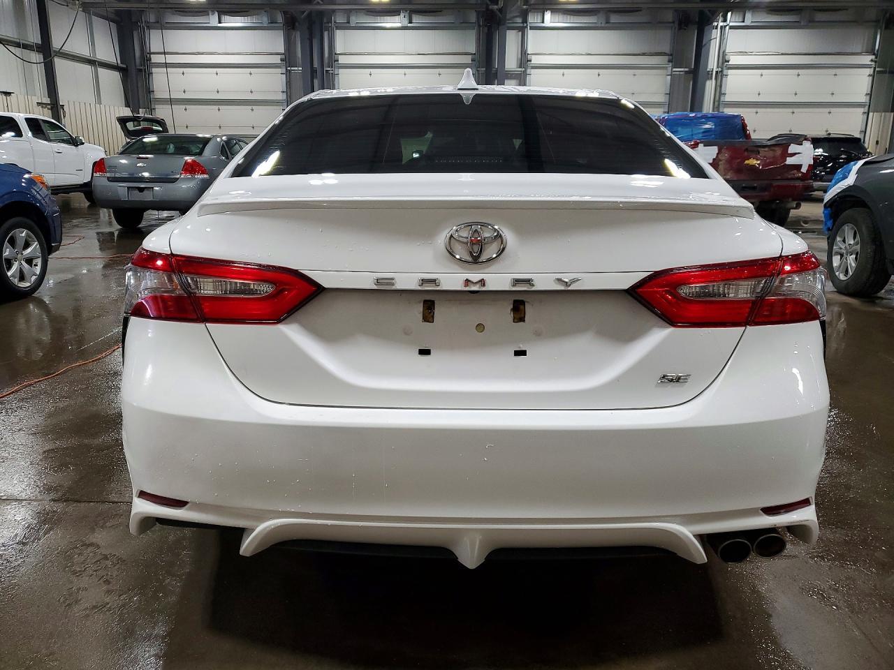 2018 Toyota Camry Se - Фото 6