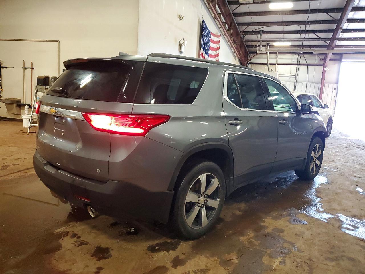 2021 Chevrolet Traverse Lt - Фото 3