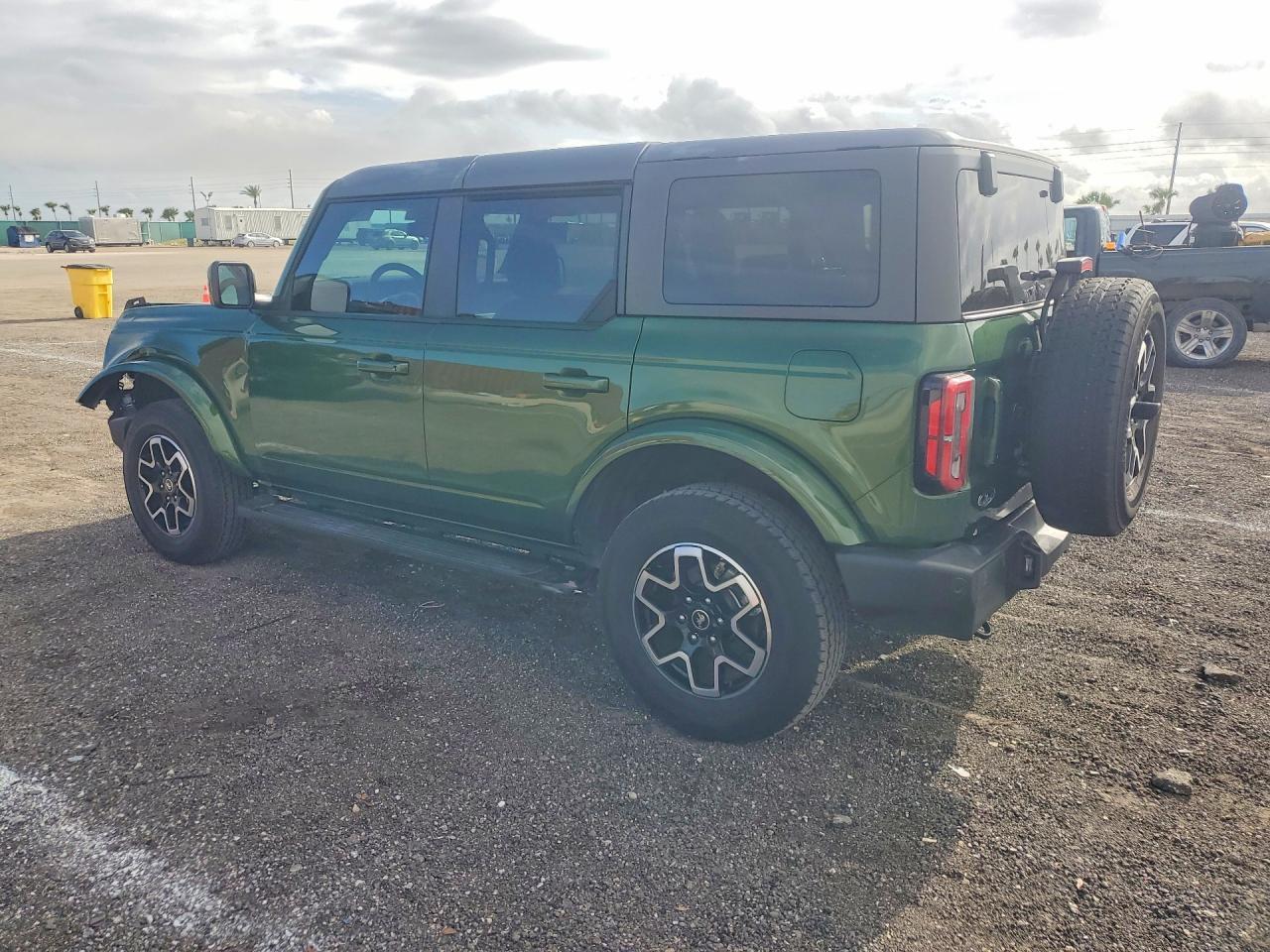 2024 Ford Bronco Outer Banks - Фото 2