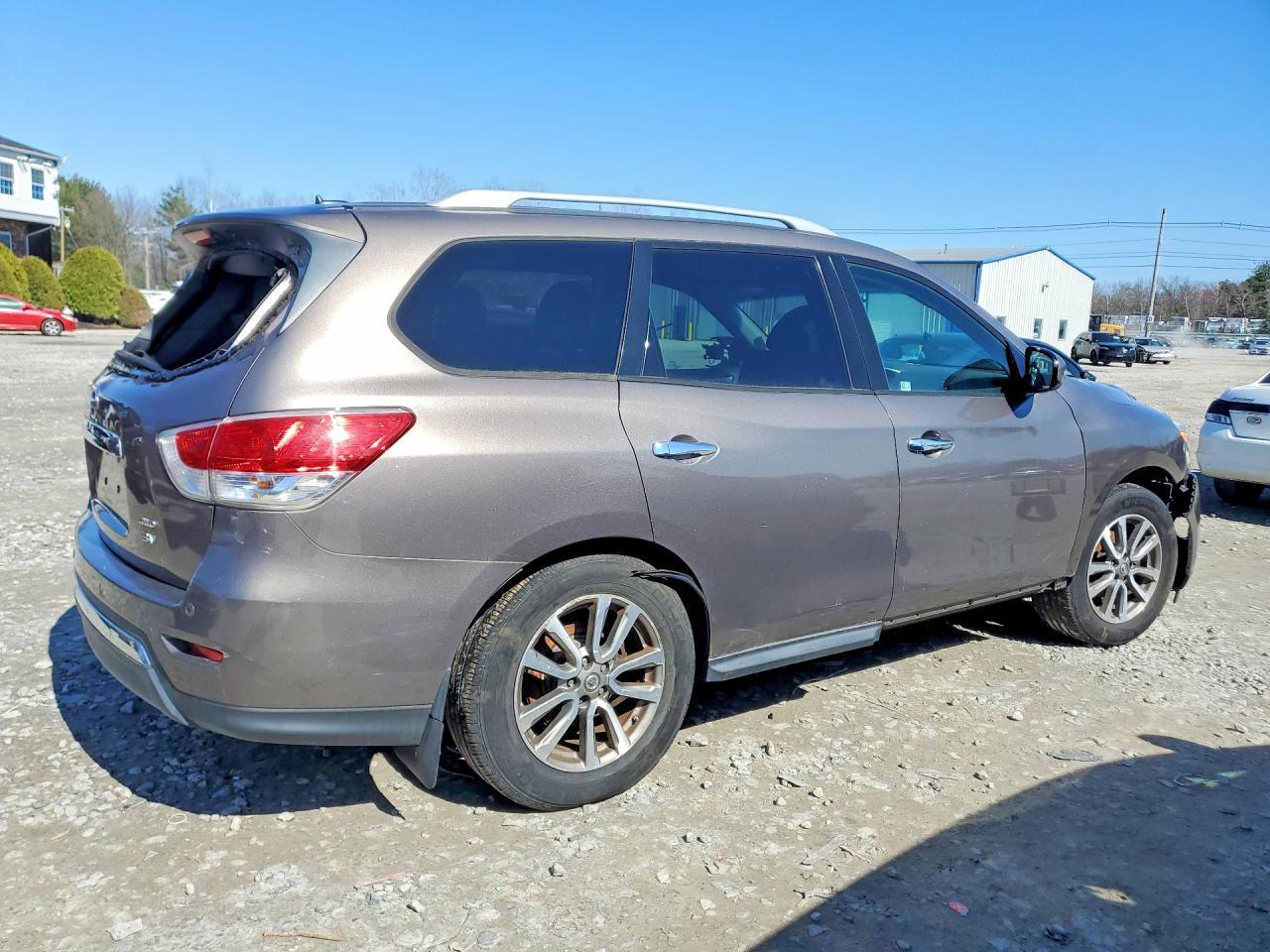 2013 Nissan Pathfinder S - Фото 3
