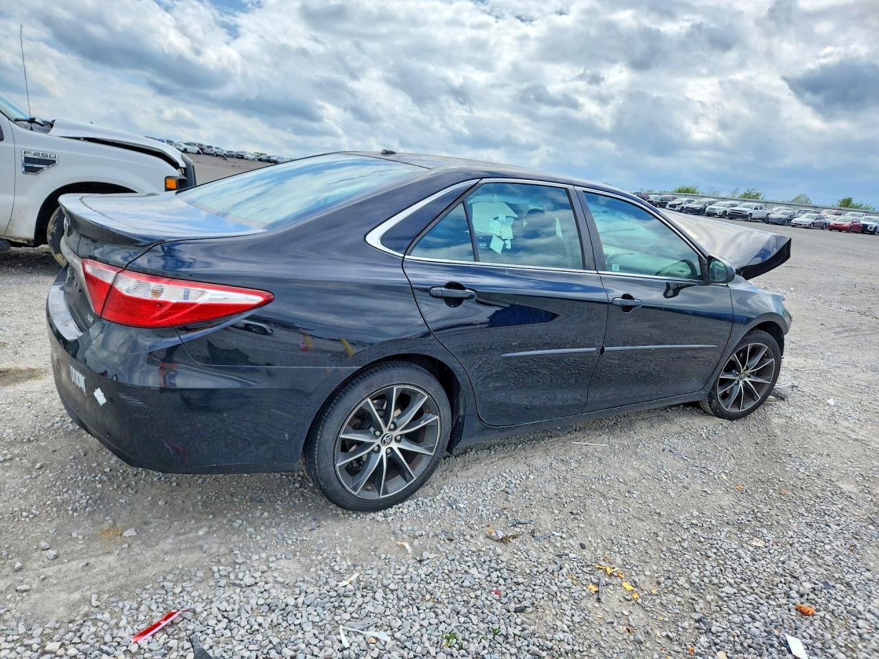 2016 Toyota Camry Xse - Фото 3