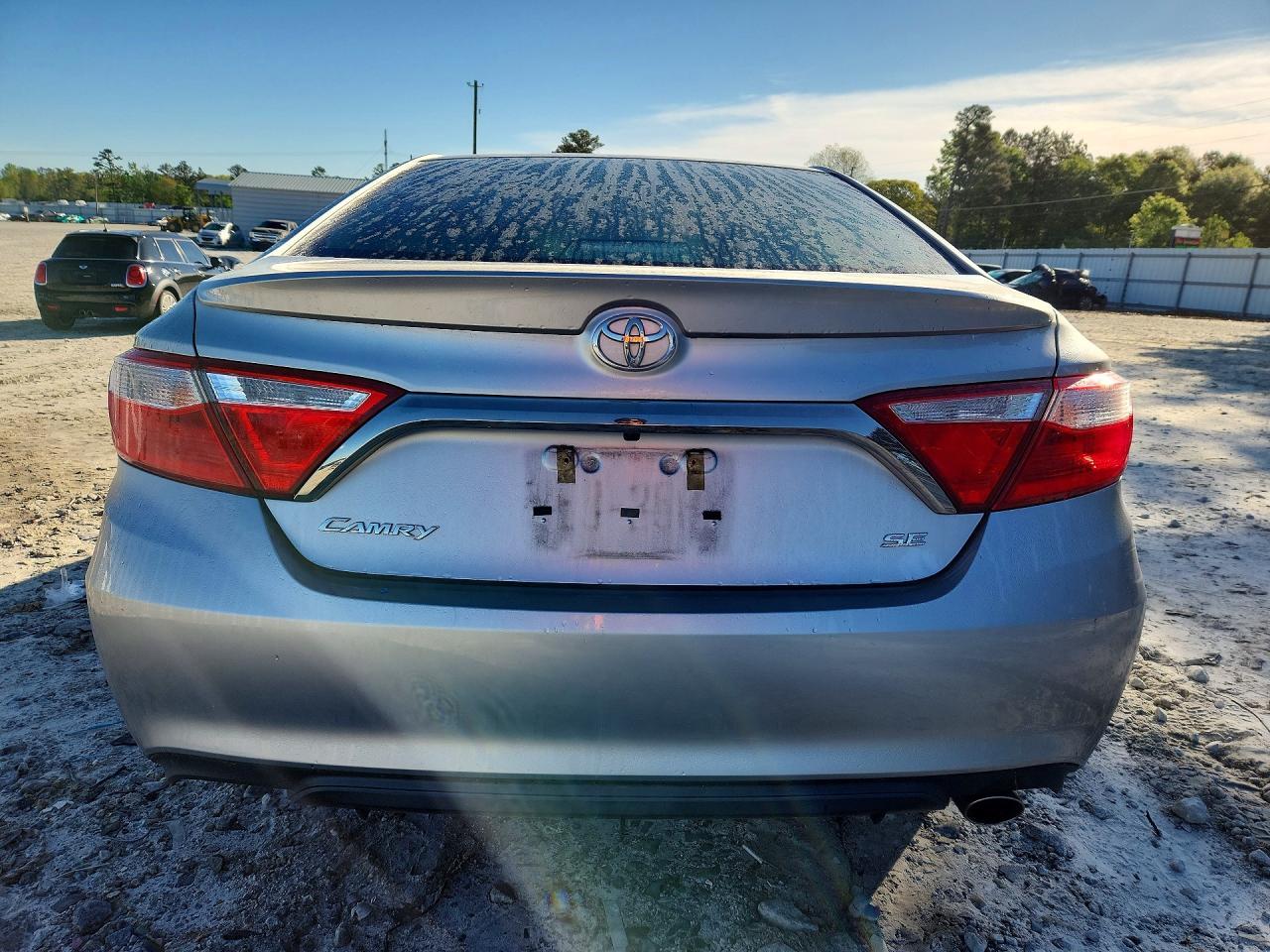 2016 Toyota Camry Se - Фото 6