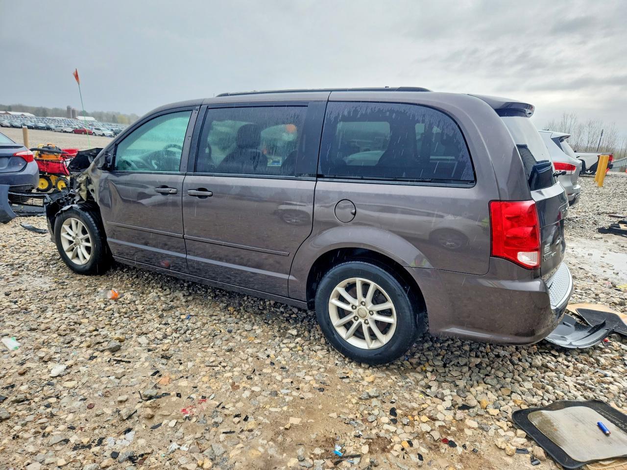 2016 Dodge Grand Caravan Sxt - Фото 2