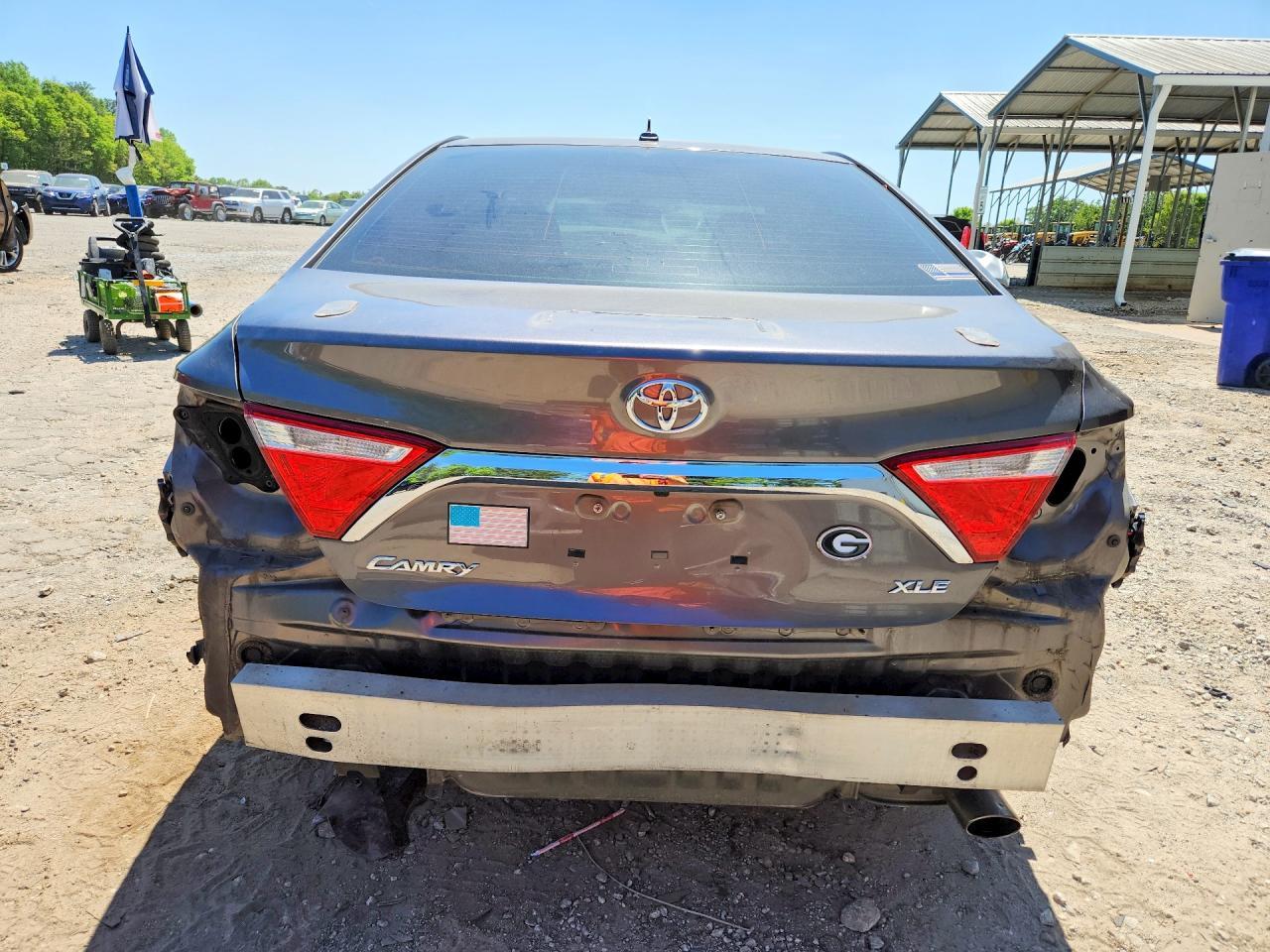 2015 Toyota Camry Xle - Image 6