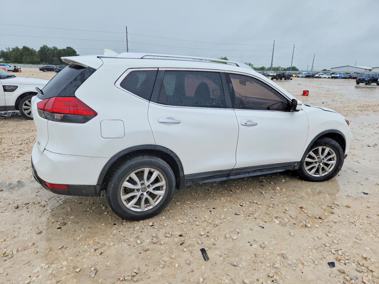 2017 Nissan Rogue Sv - Image 3