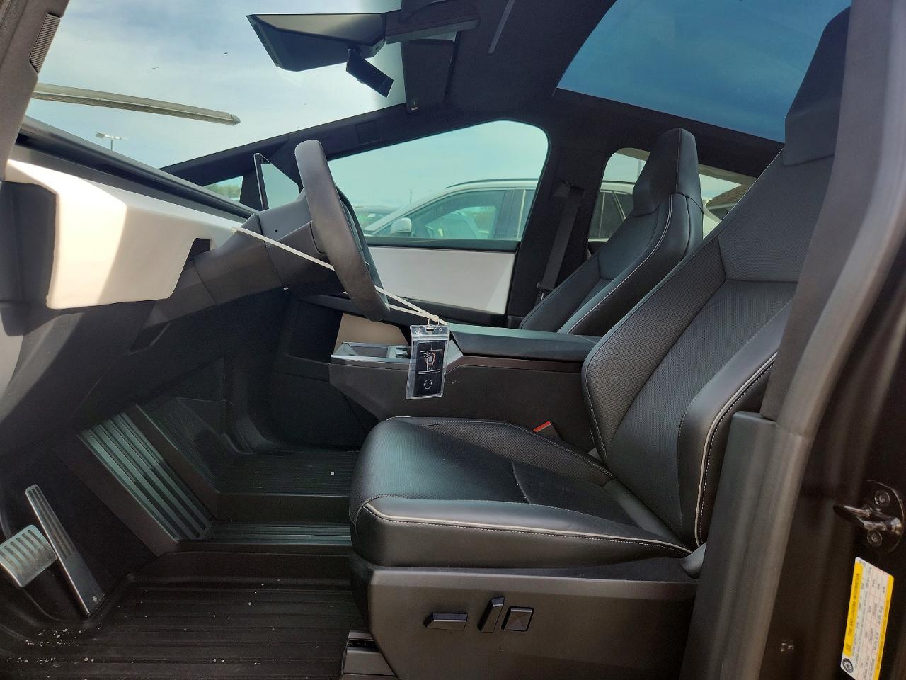 2024 Tesla Cybertruck - Фото 7