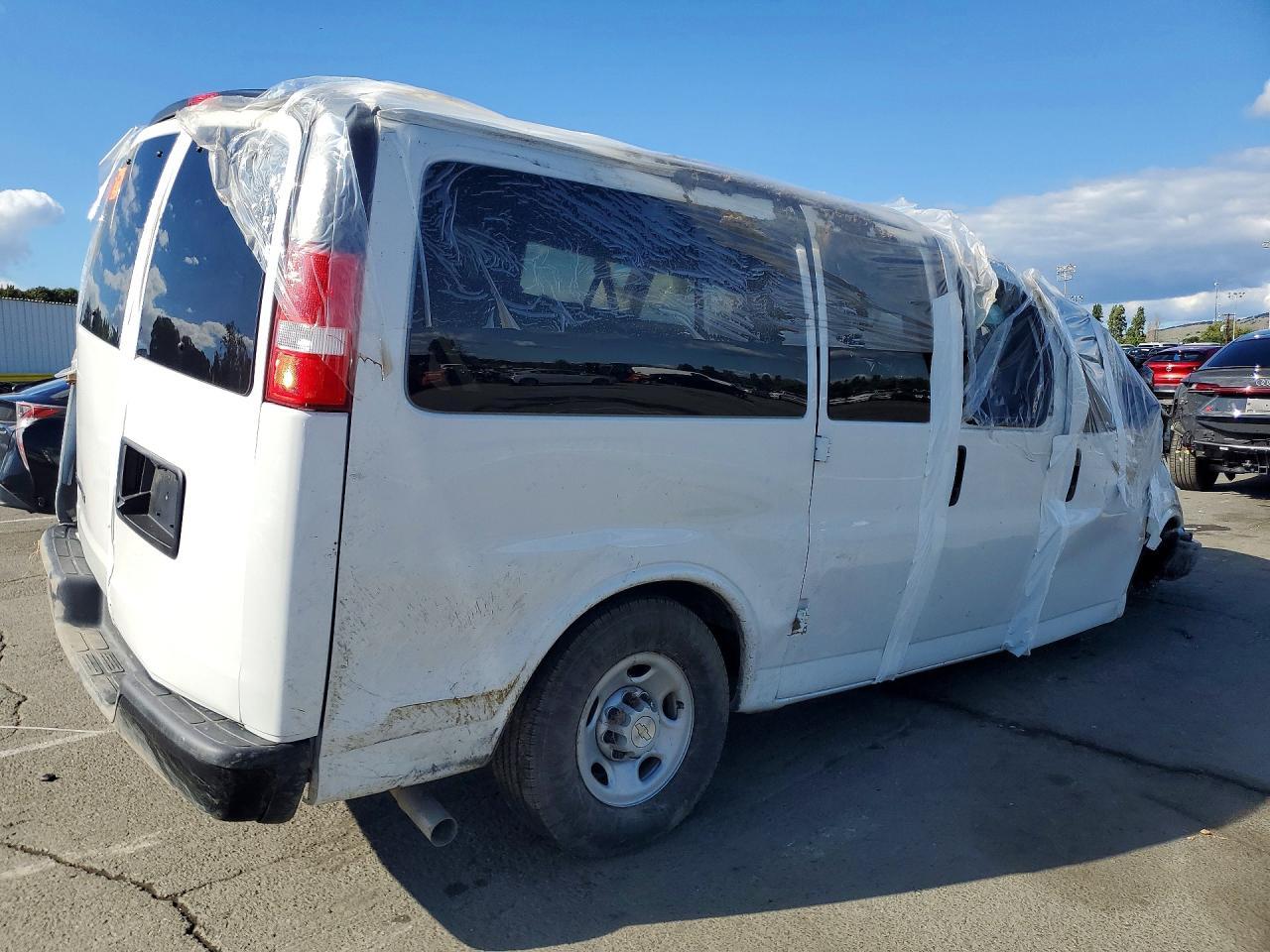 2025 Chevrolet Express G2500 Ls Passenger Van - Фото 3