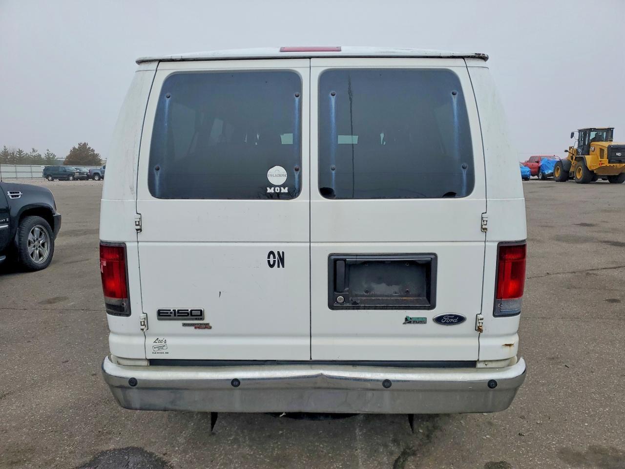 2011 Ford Econoline E150 Wagon - Фото 6
