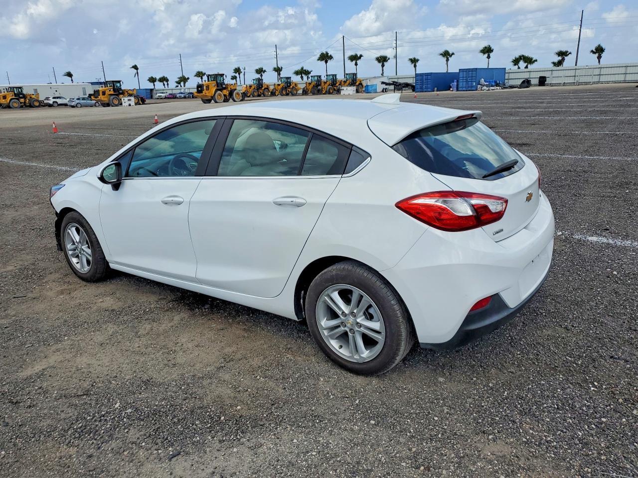 2017 Chevrolet Cruze Lt - Фото 2