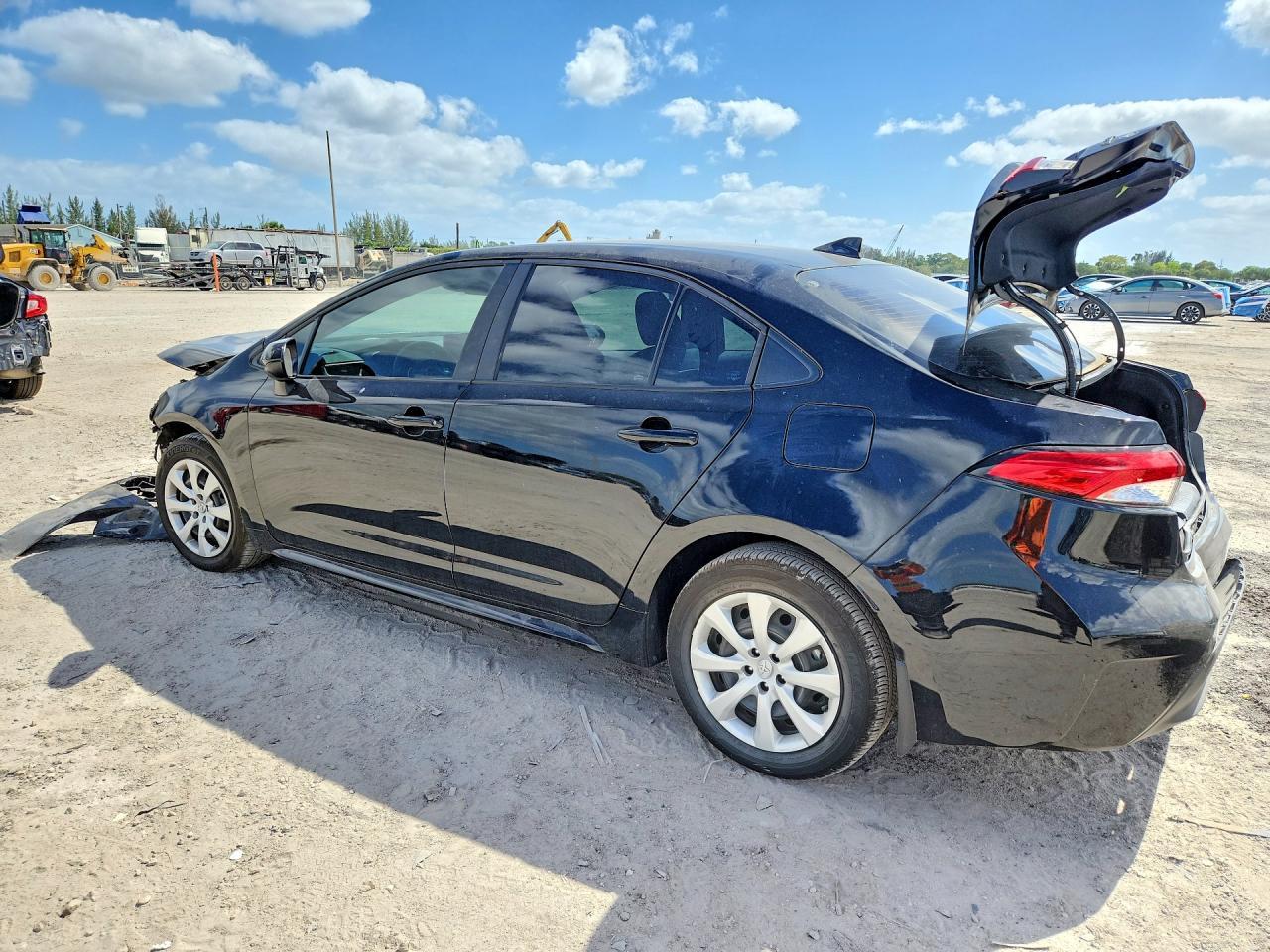 2026 Toyota Corolla Le - Фото 2