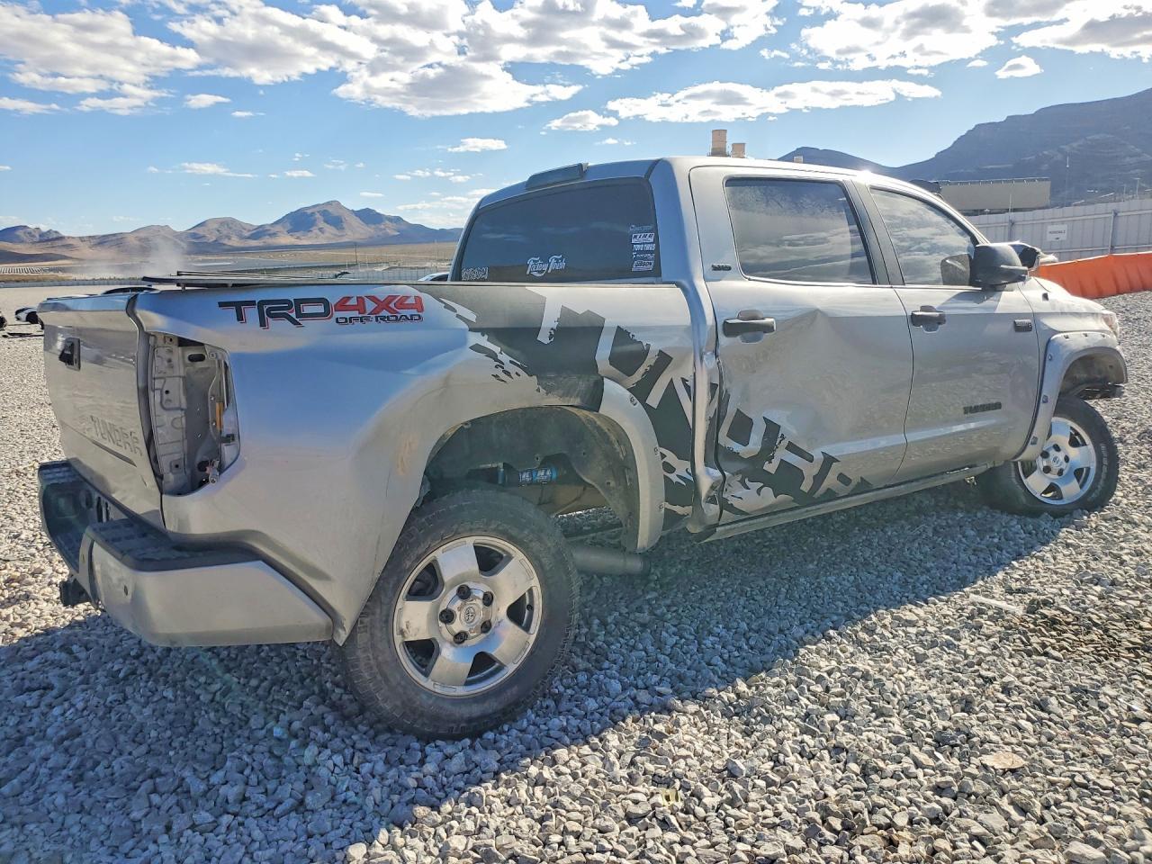 2017 Toyota Tundra Sr5 - Фото 3