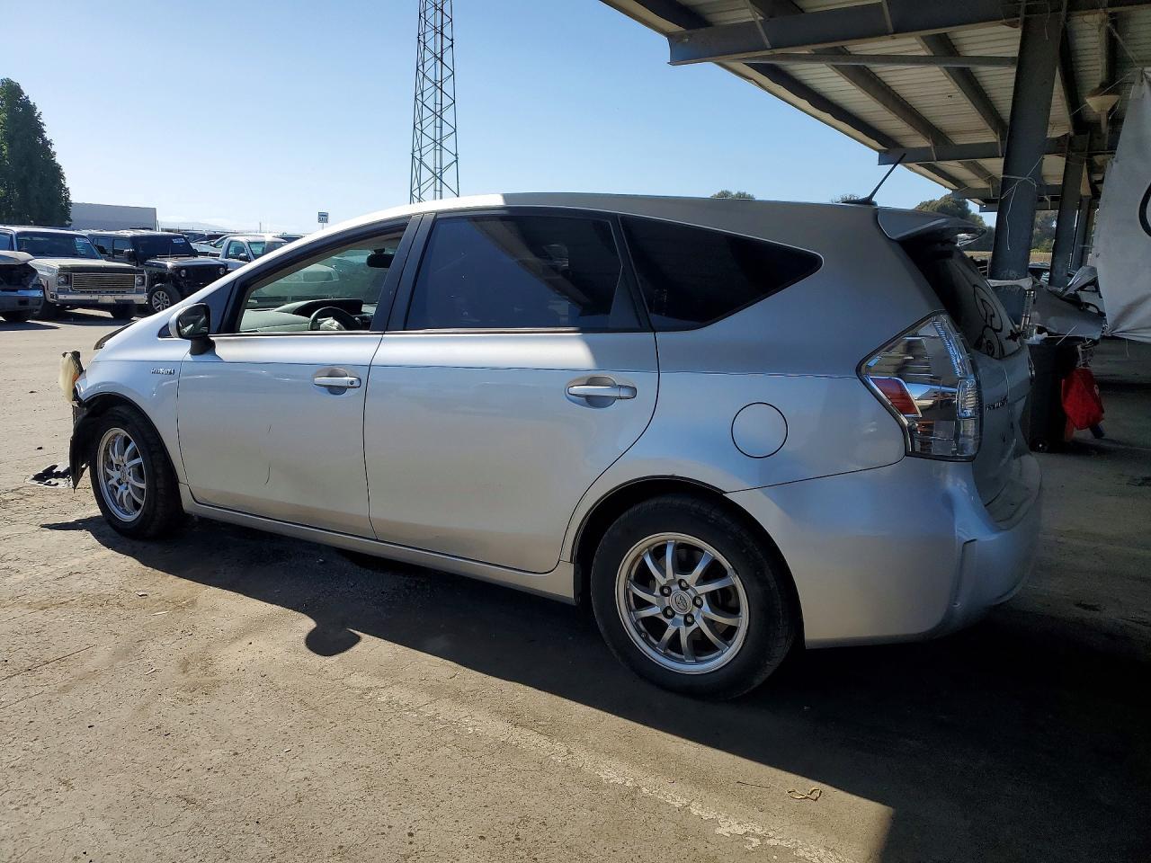 2013 Toyota Prius V Three - Фото 2