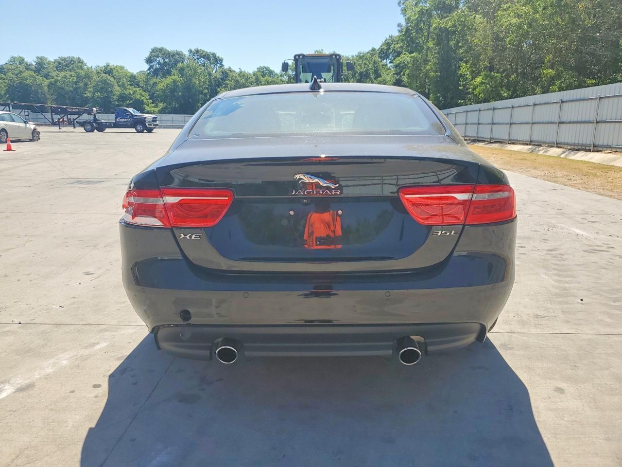 2018 Jaguar Xe Prestige - Фото 6