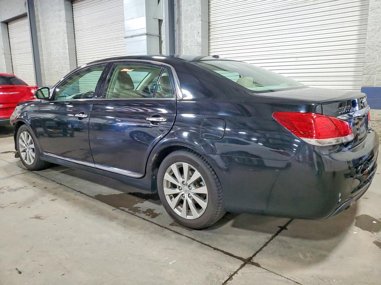 2011 Toyota Avalon Limited - Image 2