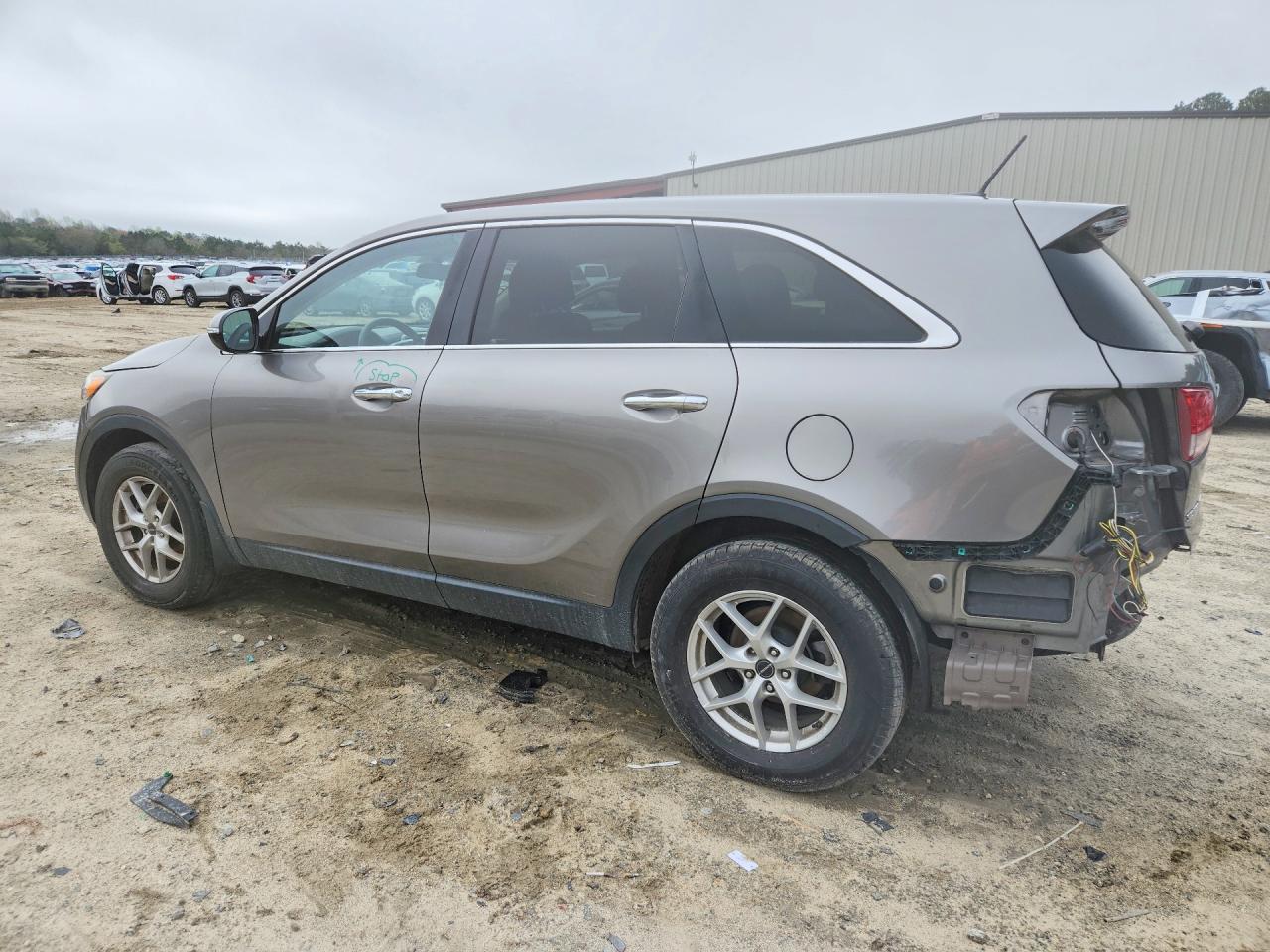 2017 Kia Sorento - Image 2
