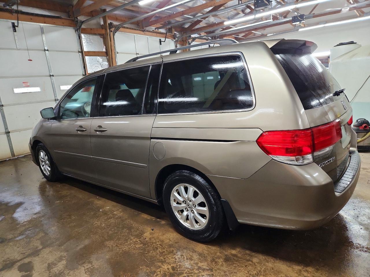 2009 Honda Odyssey Ex - Image 2