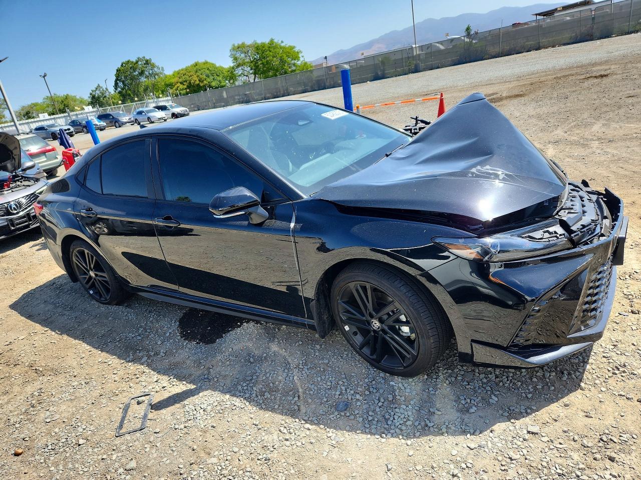 2026 Toyota Camry Nightshade - Фото 4