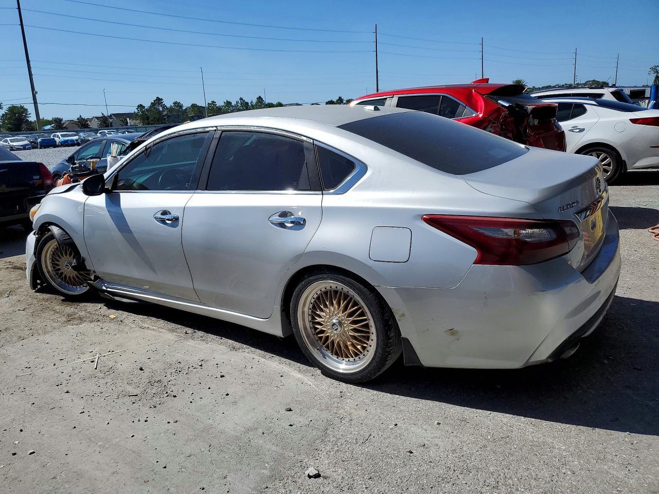 2018 Nissan Altima 2.5 Sl - Image 2