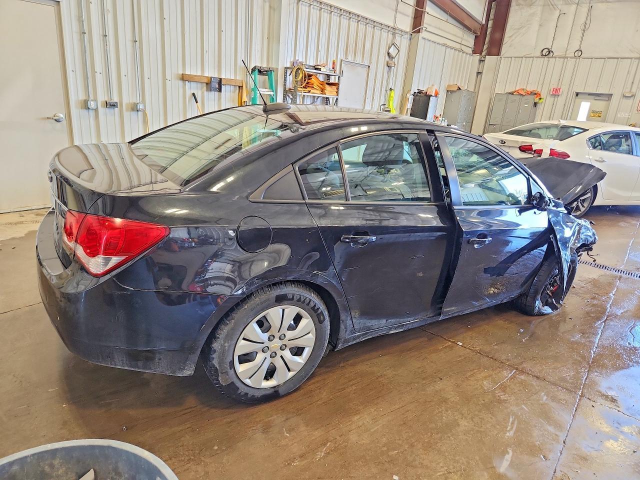 2015 Chevrolet Cruze Ls - Фото 3