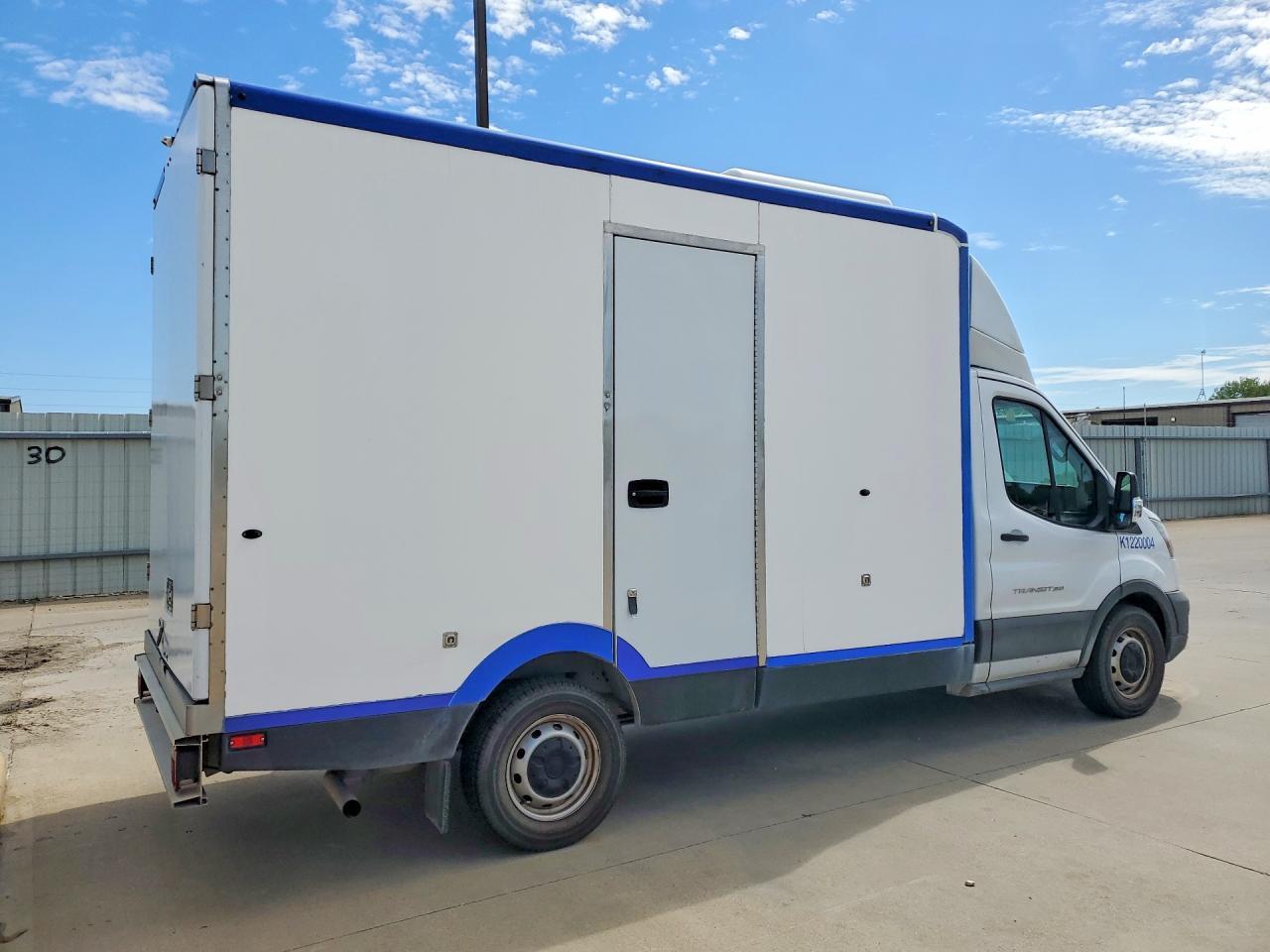 2022 Ford Transit Delivery Truck - Фото 3
