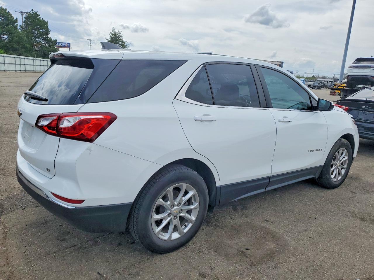 2021 Chevrolet Equinox Lt - Image 3