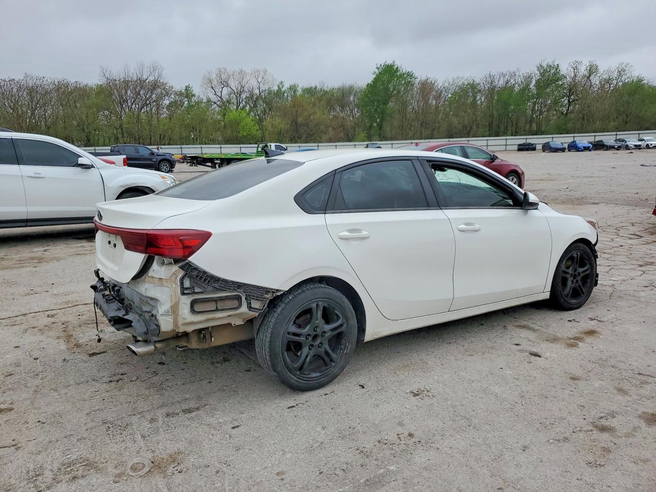 2019 Kia Forte Lxs - Image 3