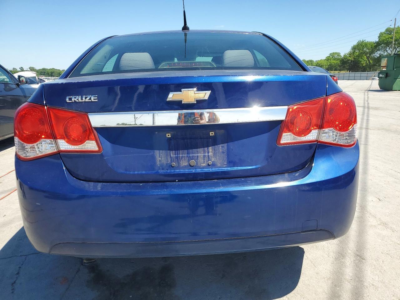 2013 Chevrolet Cruze Ls - Image 6