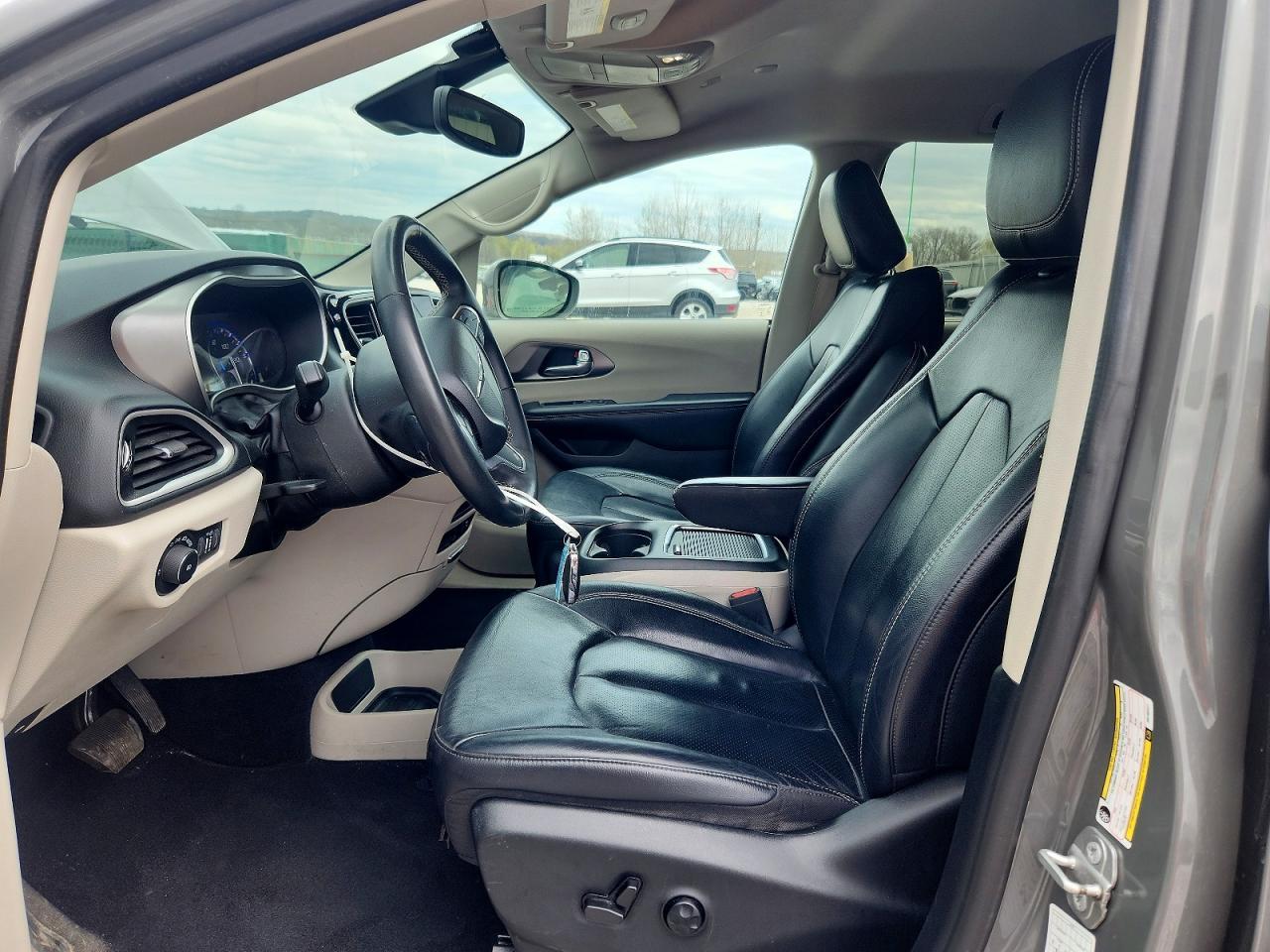 2022 Chrysler Pacifica Touring L - Фото 7