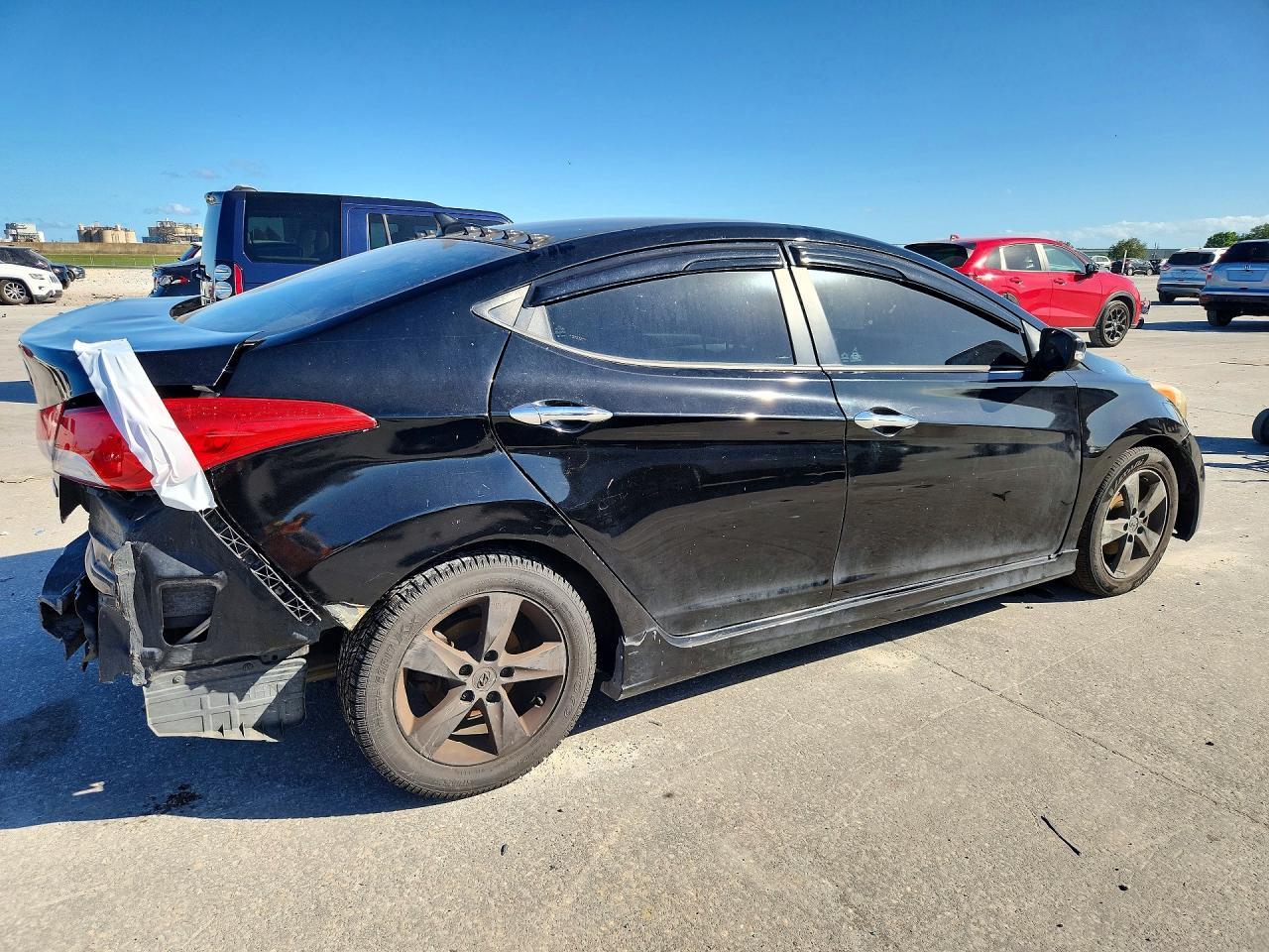 2013 Hyundai Elantra - Image 3