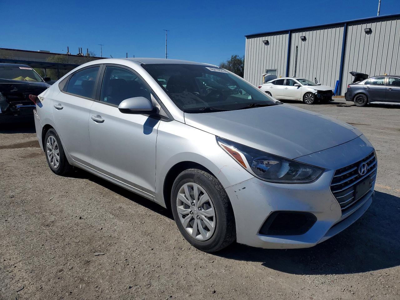 2021 Hyundai Accent Se - Фото 4