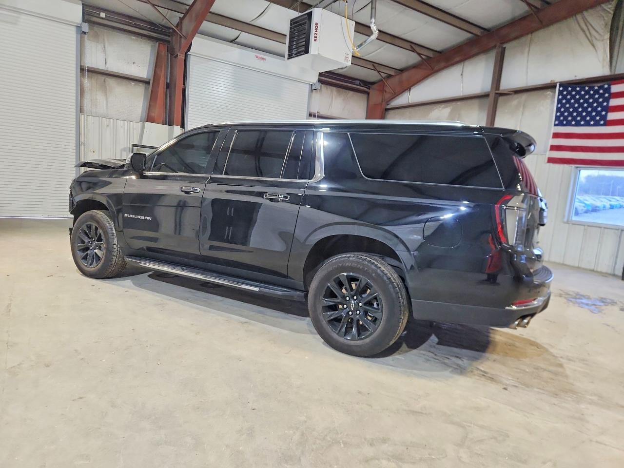2025 Chevrolet Suburban K1500 Premier - Фото 2