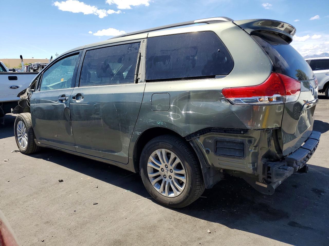 2011 Toyota Sienna Le - Image 2