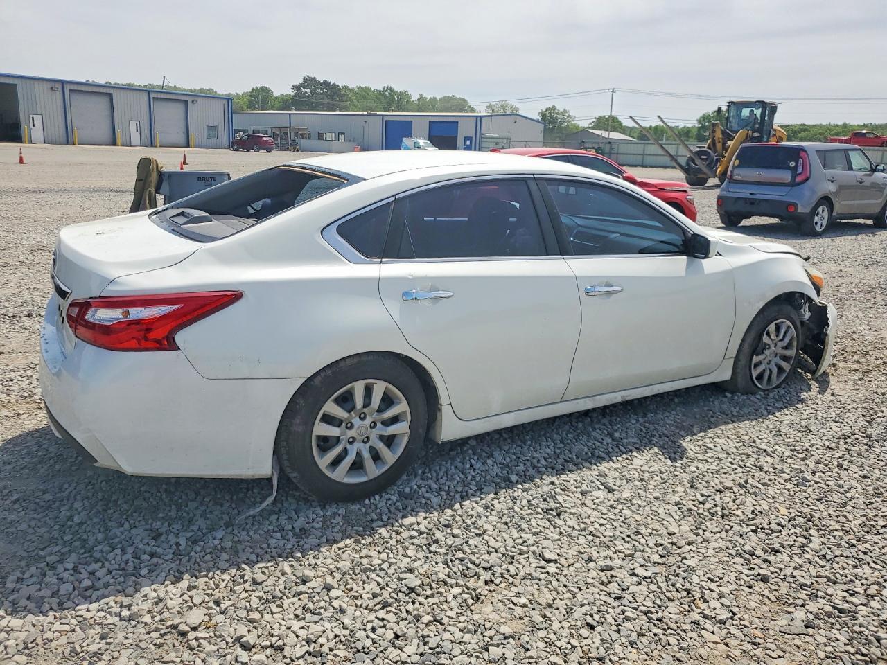 2016 Nissan Altima 2.5 S - Фото 3