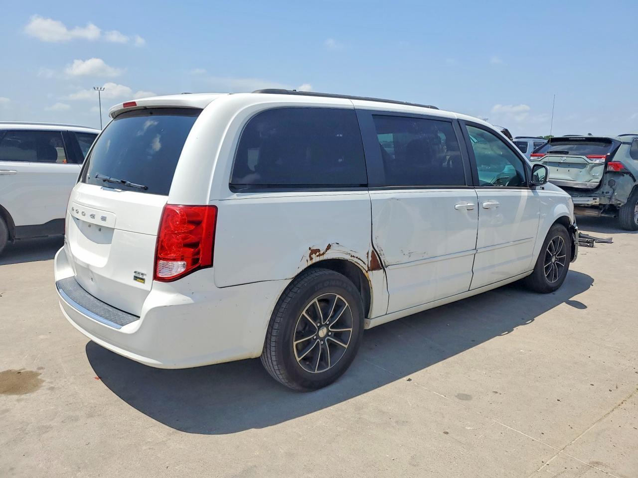 2017 Dodge Grand Caravan Gt - Фото 3