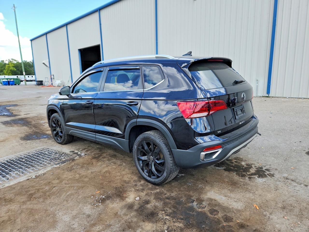 2024 Volkswagen Taos Se - Фото 2