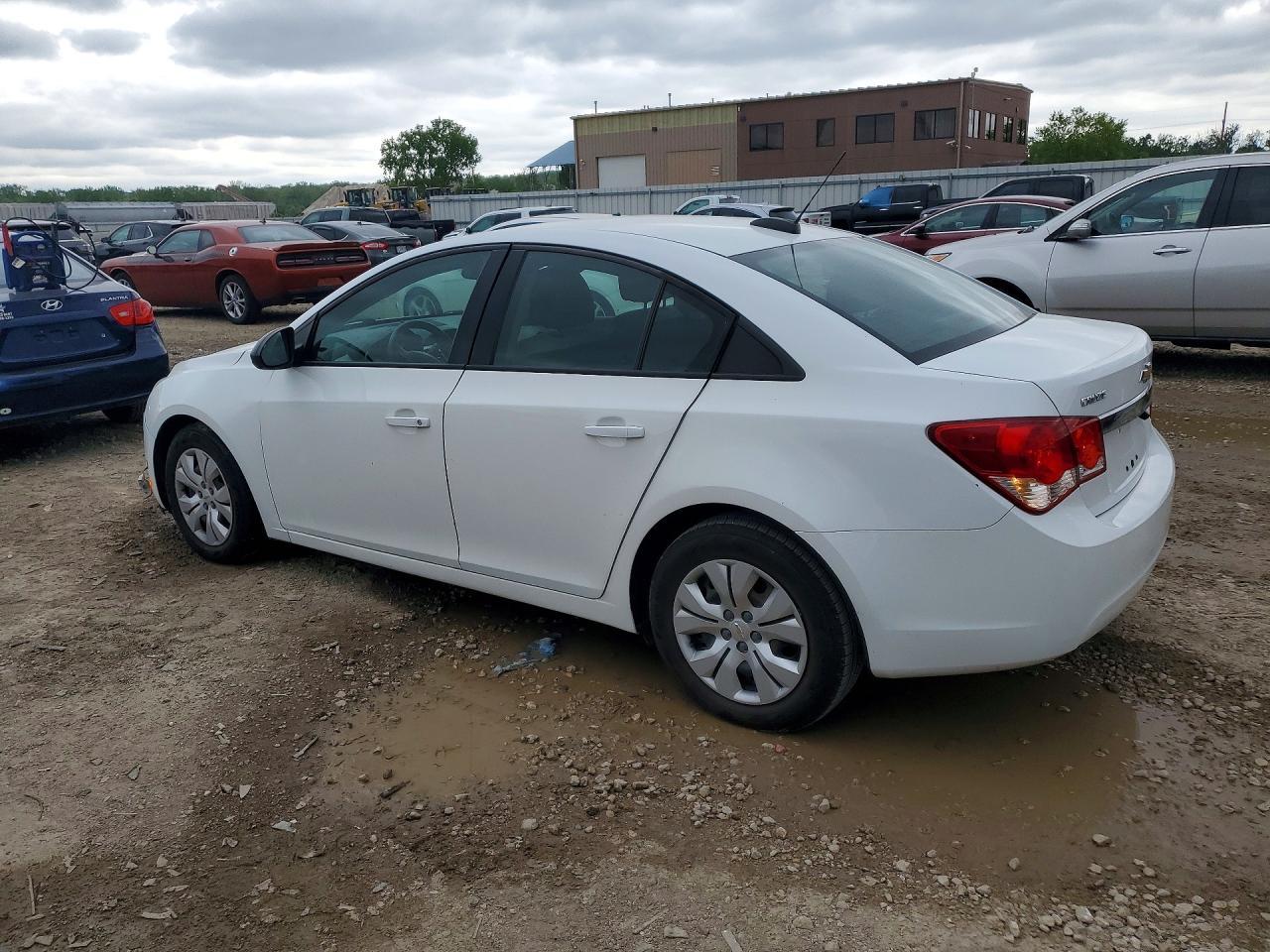 2015 Chevrolet Cruze Ls - Image 2