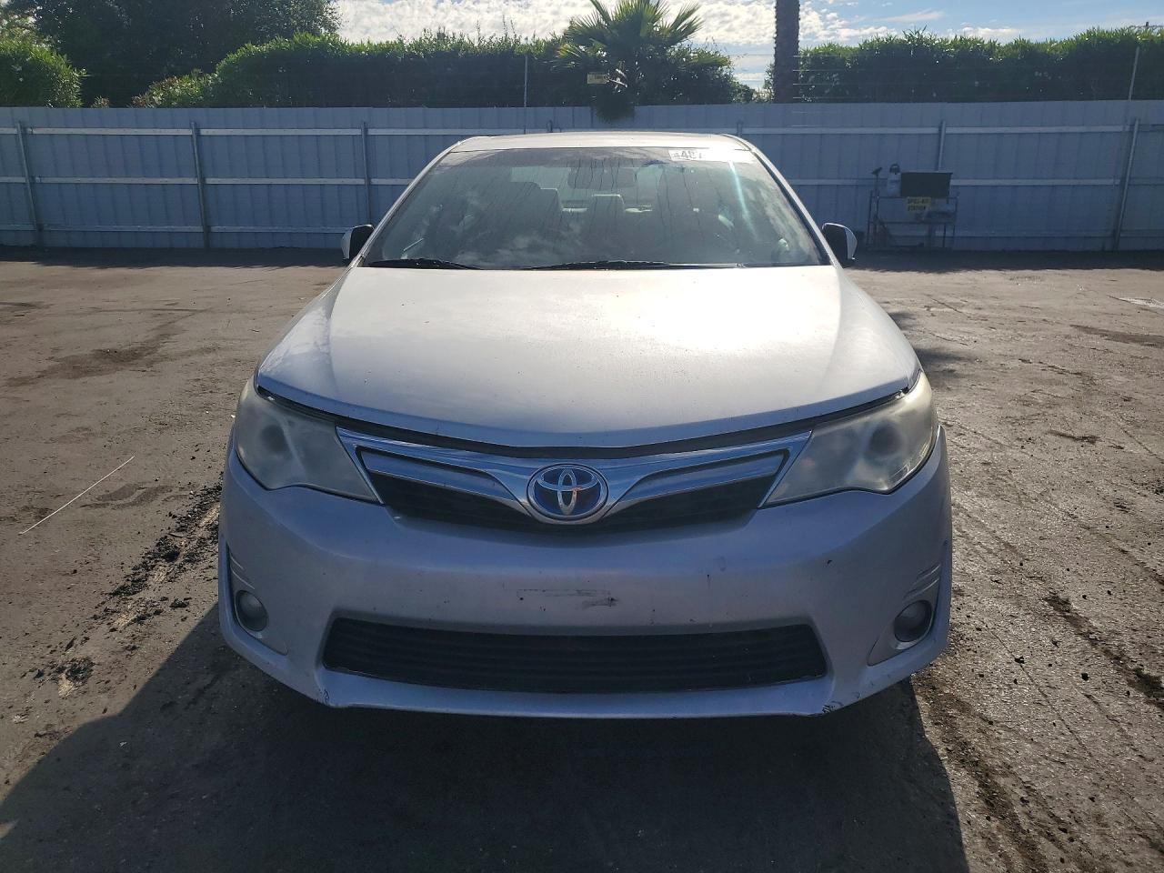 2012 Toyota Camry Hybrid Xle - Image 5