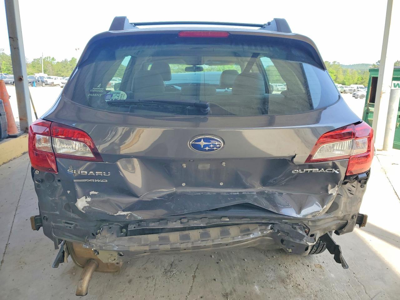2018 Subaru Outback 2.5I - Image 6
