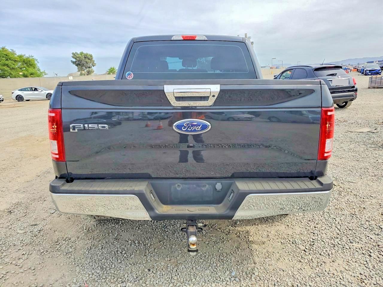 2015 Ford F150 Supercrew - Image 6