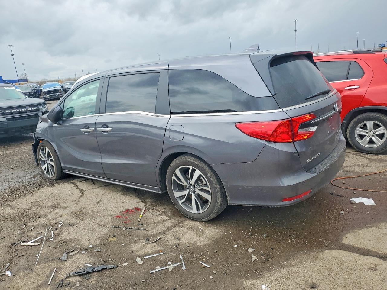 2024 Honda Odyssey Touring - Фото 2